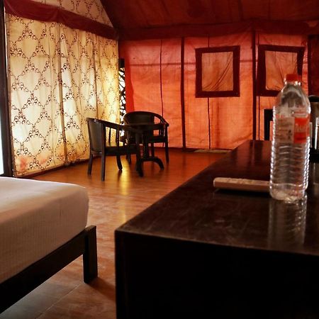 เดเสิร์ท สปริงส์ รีสอร์ต Hotel ไจซัลเมอร์ ภายนอก รูปภาพ