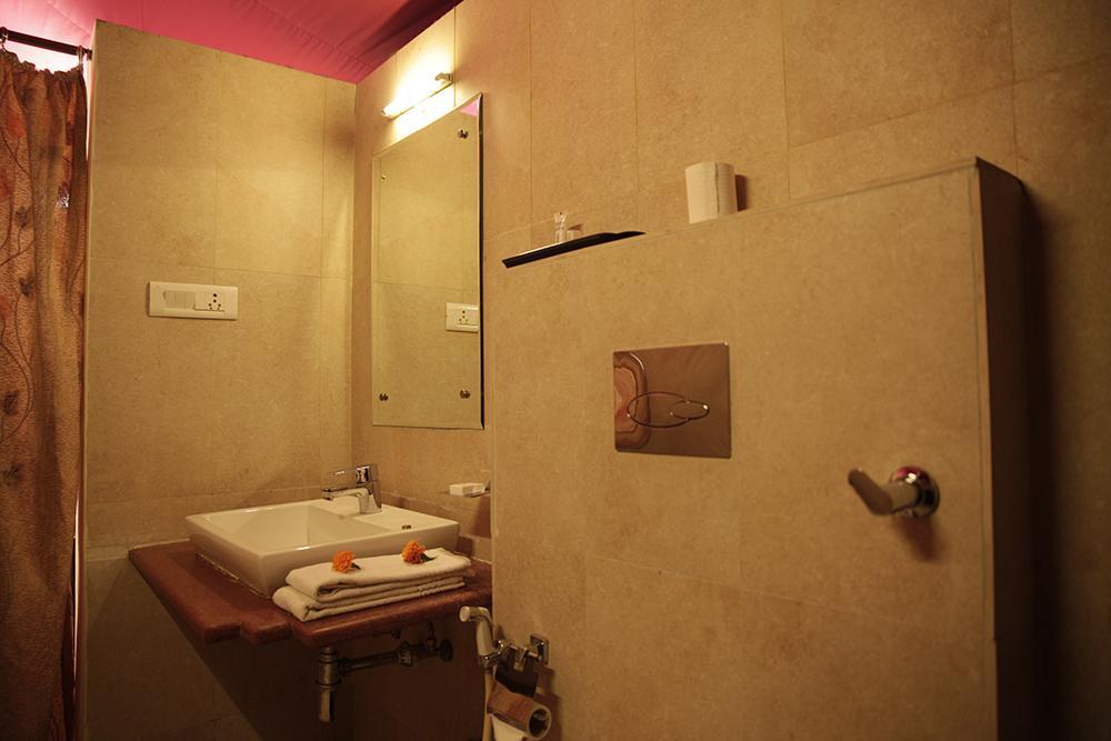 เดเสิร์ท สปริงส์ รีสอร์ต Hotel ไจซัลเมอร์ ภายนอก รูปภาพ